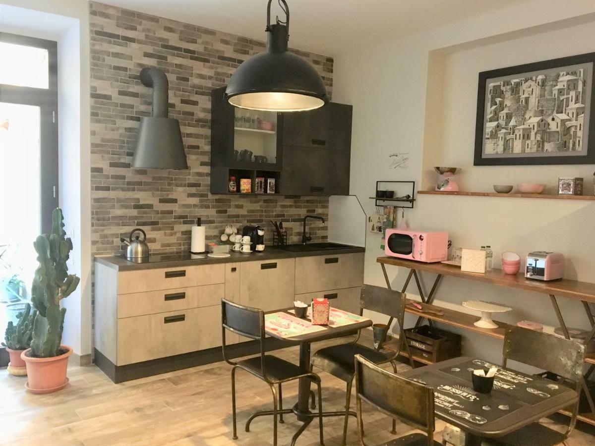 Industrial Chic House - Private Parking 호텔 오르비에토 외부 사진